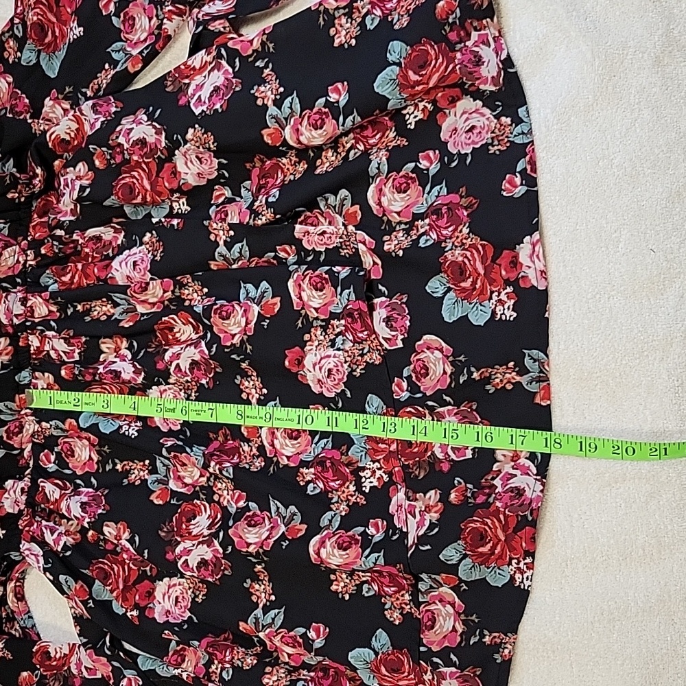Cold shoulder halter dress - NWOT - Picture 10 of 13